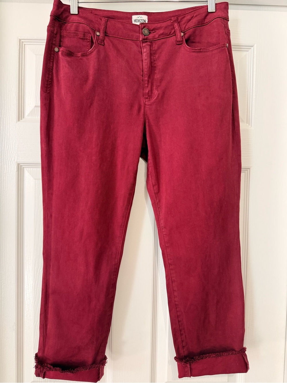 Herizon Women's Ankle Jeans in Burgundy